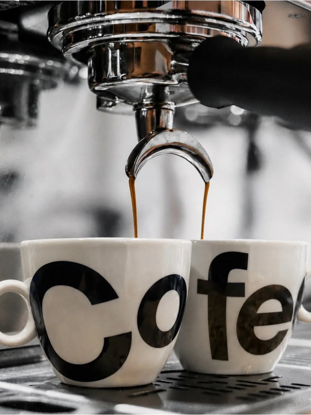 Crate&Barrel Jittery Espresso Mug set NWOT